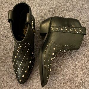 Cowboy boots size 6.5